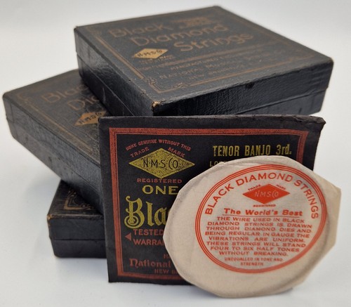 Banjo black diamond strings - black,